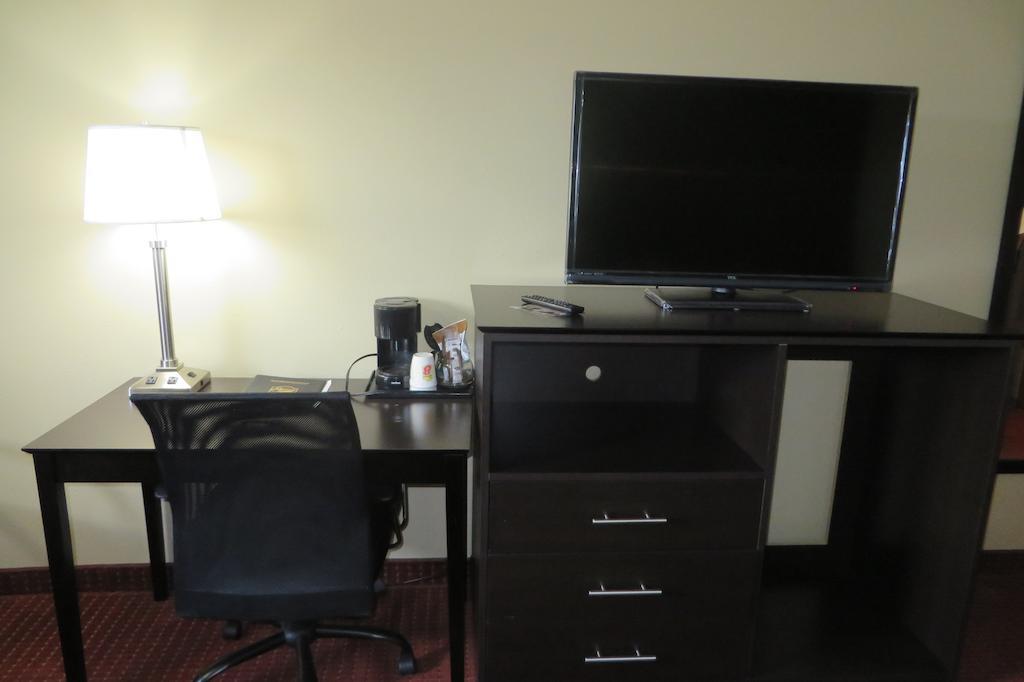 Super 8 By Wyndham Grinnell Ia Ruang foto