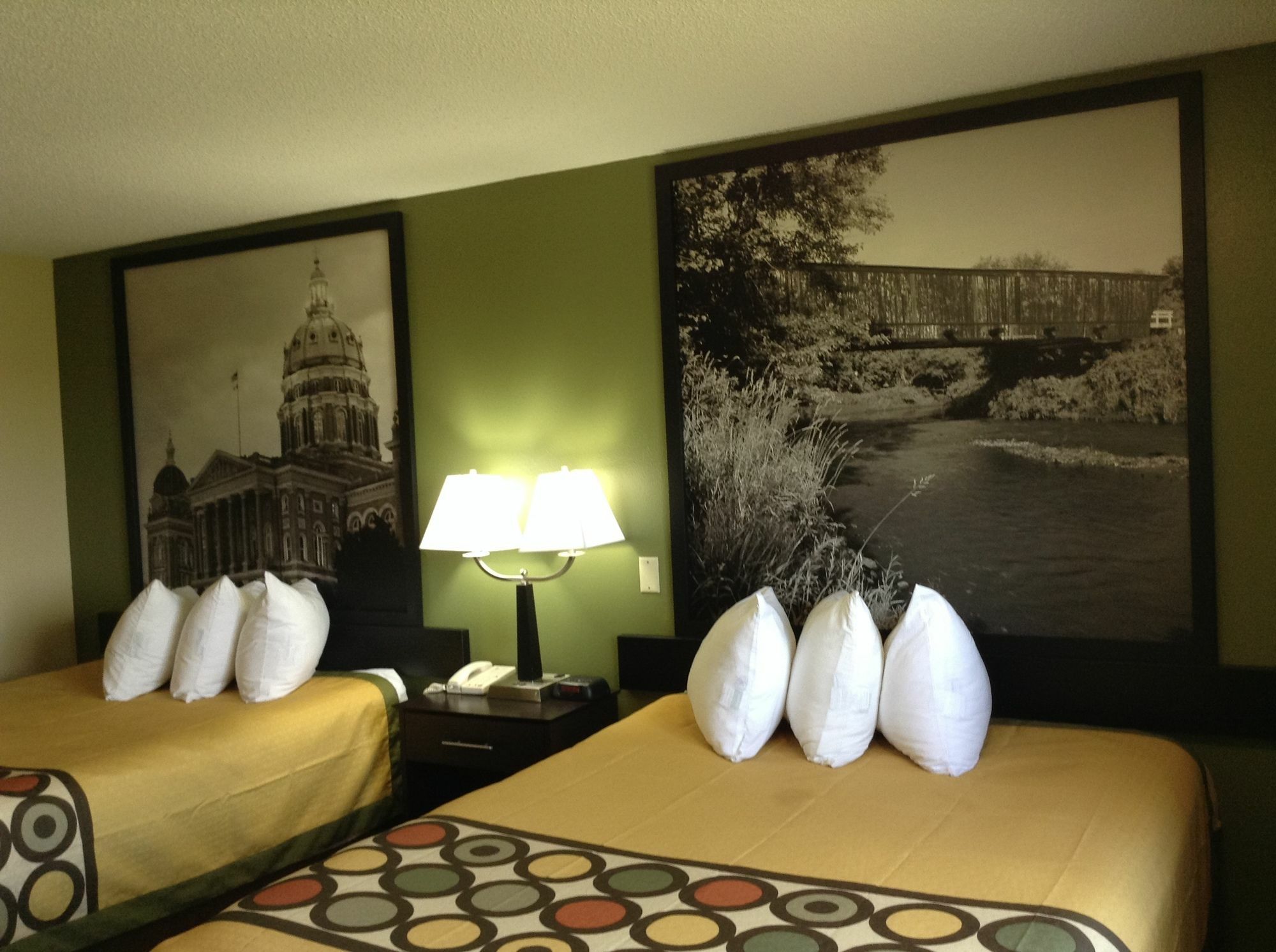 Super 8 By Wyndham Grinnell Ia Bagian luar foto