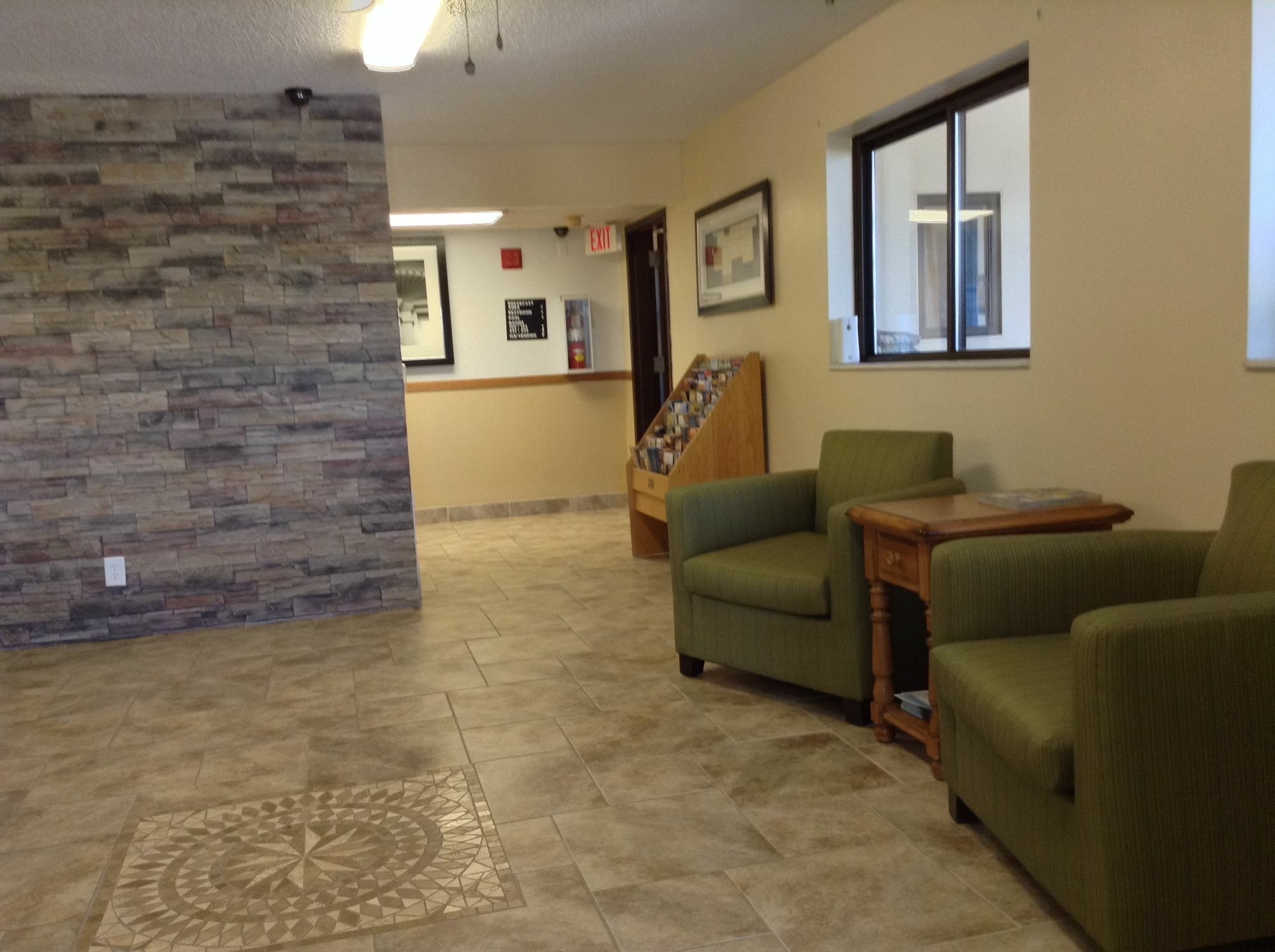 Super 8 By Wyndham Grinnell Ia Bagian luar foto