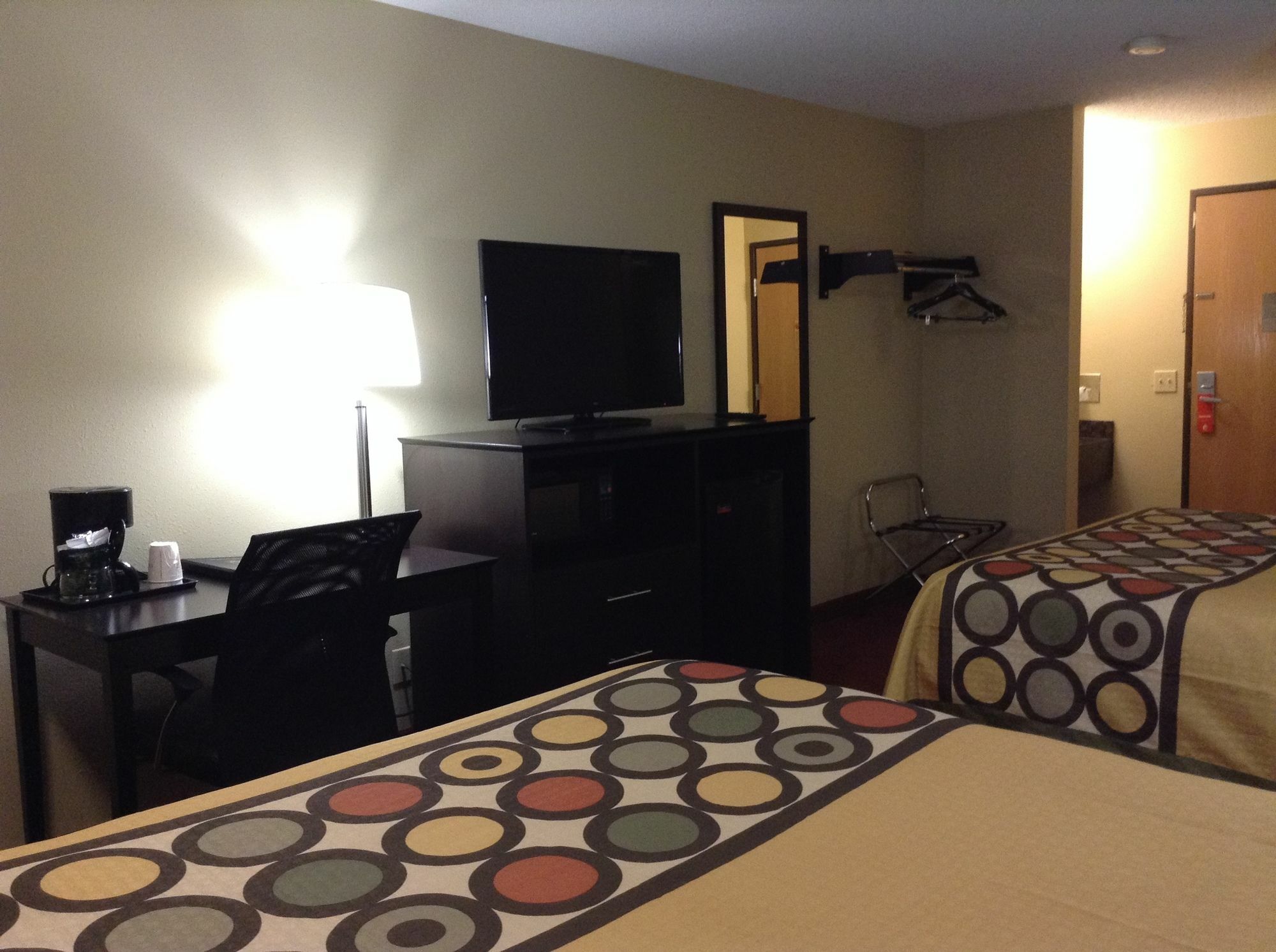 Super 8 By Wyndham Grinnell Ia Bagian luar foto